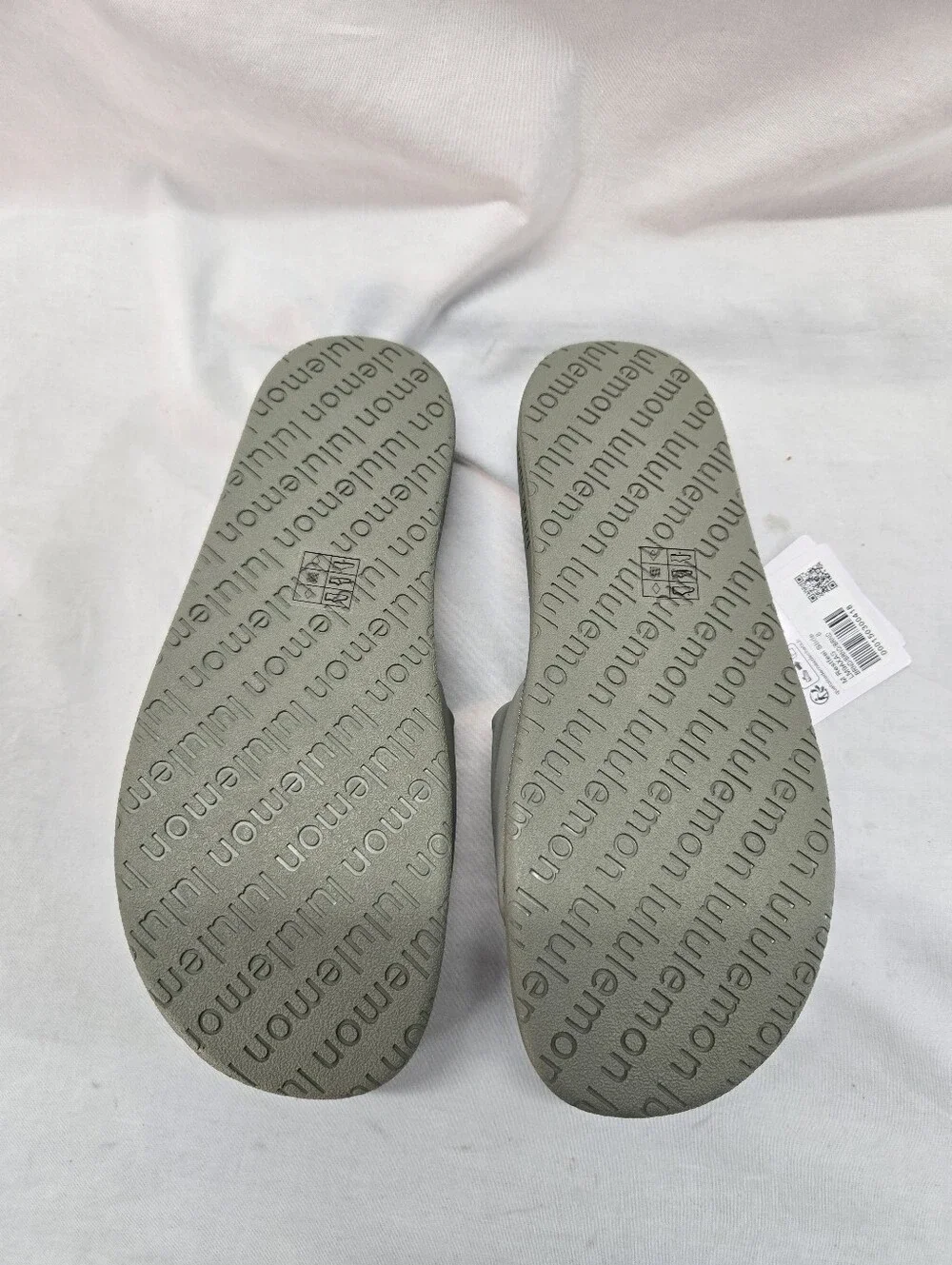 Lululemon Men’s Restfeel Slide US 8 Green Sandals New